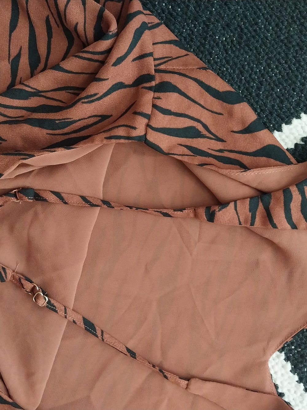 Beautiful Tiger Print V-Neck Cami Tank Top Sz Size M A New Year - Picture 4 of 10